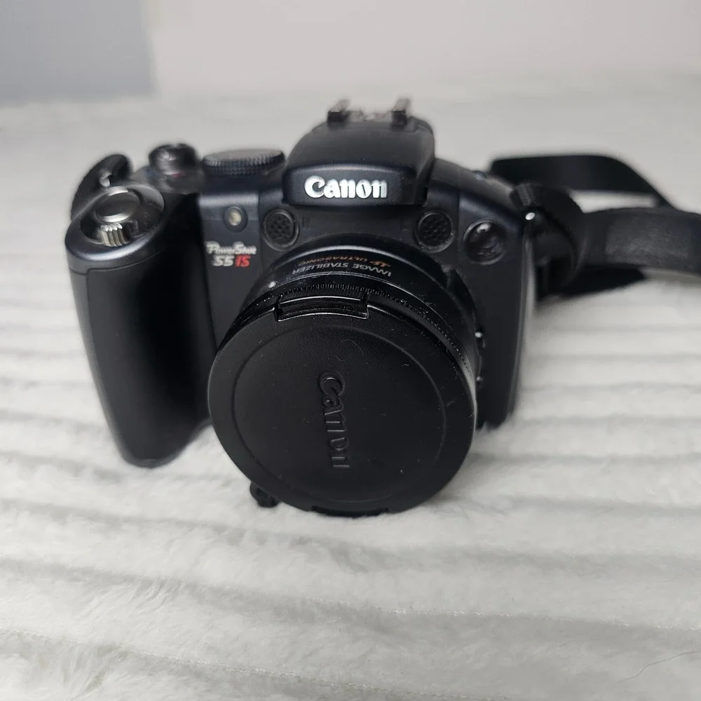Canon PowerShot S5 IS Digital Camera READ Broken Screen Black‎ Y2K Digicam